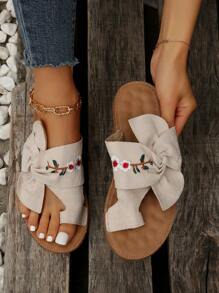 Dép lê đế bằng màu be thêu họa tiết, dép xỏ ngón kiểu ngư dân bằng da lộn trang trí nơ, dép lê đế bằng mùa hè mới dành cho nữ. - Màu be - Xem 6