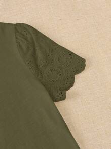 SHEIN LUNE Plus Solid Eyelet Embroidery Scallop Trim Tee - Army Green - View 4