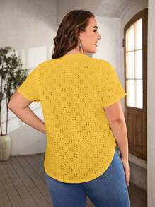 SHEIN LUNE Plus Button Detail Curved Hem Schiffy Tee - Yellow - View 2