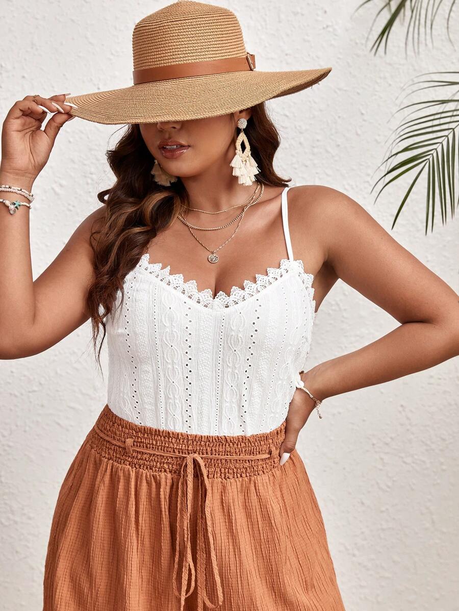 SHEIN VCAY 大碼鏤空蕾絲花邊吊帶上衣 - 白色 - 查看 1