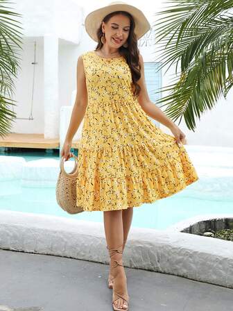 Vestido con estampado floral bajo con fruncido