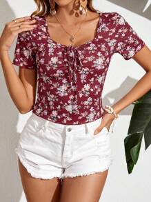 SHEIN VCAY 印花前打結木耳邊T恤 - 酒紅色 - 查看 4