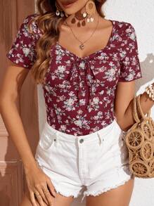 SHEIN VCAY 印花前打結木耳邊T恤 - 酒紅色 - 查看 1