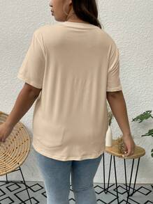 SHEIN LUNE 大碼標語圖案T恤 - 杏色 - 查看 2