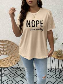 SHEIN LUNE 大碼標語圖案T恤 - 杏色 - 查看 3