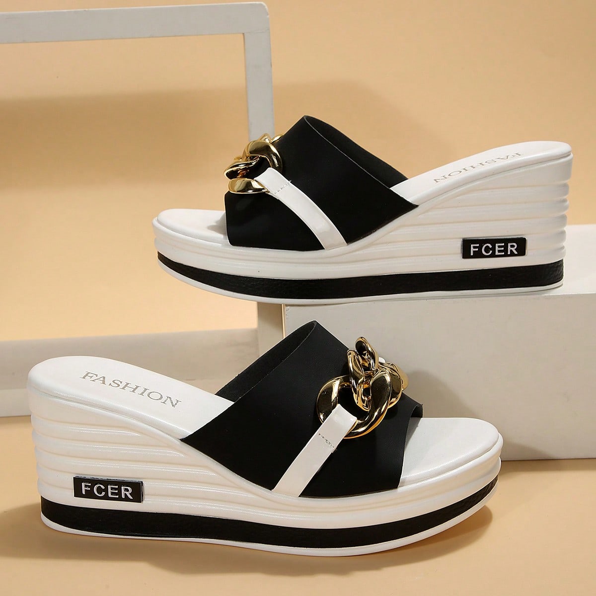 Sandalias de cuña con decoración de cadena para mujer, sandalias negras de moda, atuendos de primavera y verano