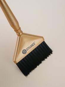 一款金色和黑色柔软尼龙染发扫刷，适用于喷漆、美发工具、美发产品和配件，是理发店美容旅行必备品、返校季、旅行度假必备品、女士美发配件、后梳梳、吹风机、头发、理发师、美发工具、美发产品、边缘梳、造型梳、吹风机、美发用品、发胶、卷发产品、剪发剪刀、圣诞节、理发店、美发、吹风机、卷发梳、美发设备、旅行必备品、发型、美发、头发、旅行、美发产品、美发工具、美发用品、理发师、理发师配件、理发店、美发设备 - 金色 - 查看 6