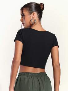 SHE(IN) BRASIL Cut Out Front Crop Tee - màu đen - Xem 2