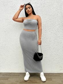 SHEIN EZwear 大碼褶邊短款抹胸上衣和半身裙