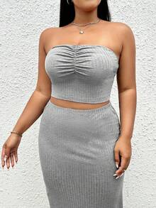 SHEIN EZwear 大碼褶邊短款抹胸上衣和半身裙