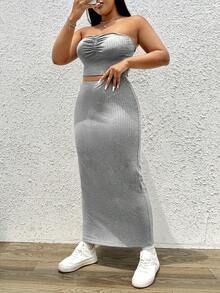 SHEIN EZwear 大碼褶邊短款抹胸上衣和半身裙