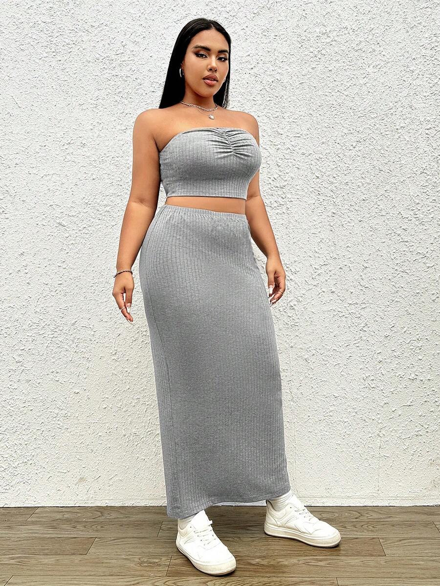 SHEIN EZwear 大碼褶邊短款抹胸上衣和半身裙