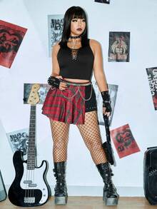 ROMWE PUNK 大碼前鏤空短款背心 - 黑色 - 查看 3