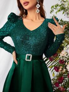 Đầm dạ hội dài tay sang trọng với thắt lưng đính sequin phối màu tương phản, thích hợp cho các buổi tiệc, đám cưới, lễ tốt nghiệp và các dịp khác. - Màu xanh lá cây đậm - Xem 6