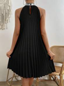 Breezaya 亮片拼接百褶繞頸連衣裙 - 黑色 - 查看 2