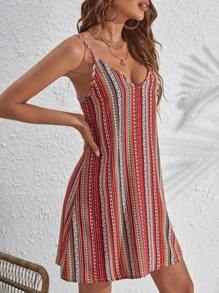 SHEIN VCAY 鋸齒紋和條紋印花吊帶連衣裙