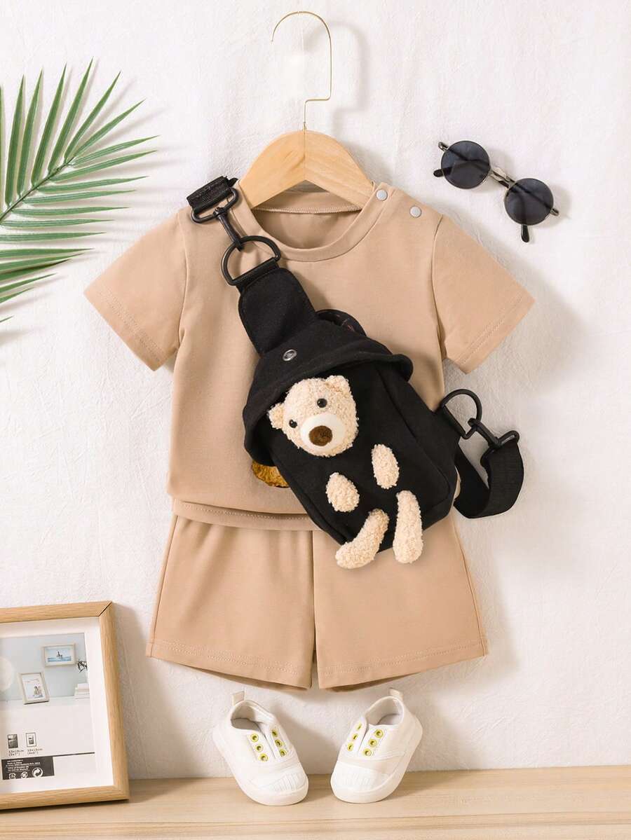 男嬰卡通圖案T恤和短褲和熊貼布組合包