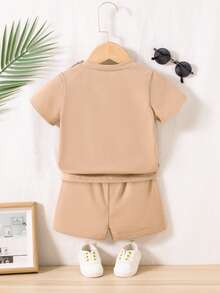 男嬰卡通圖案T恤和短褲和熊貼布組合包