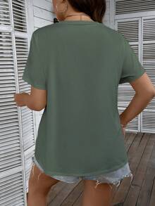 SHEIN LUNE 大碼條紋和星星印花補丁貼口袋T恤 - 軍綠色 - 查看 2