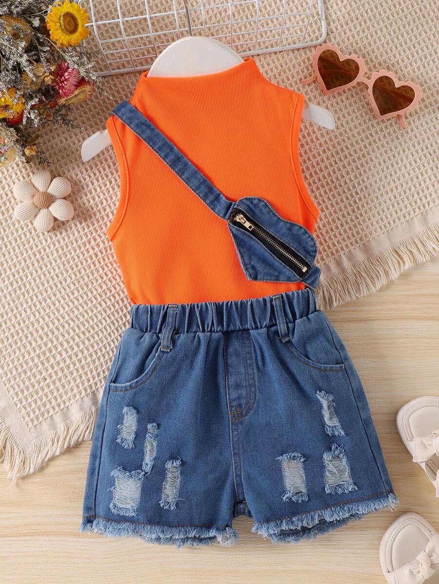 SHEIN 小女童小高領背心上衣&破洞毛邊牛仔短褲&組合包 - 彩色 - 查看 1