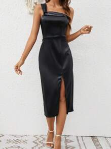 SHEIN Frenchy 單肩高衩緞面連衣裙 - 黑色 - 查看 1