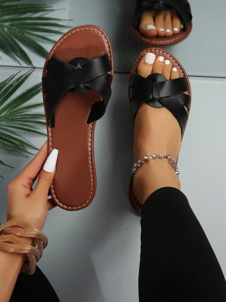 New Arrival European And American Style Large Size Women's Flat Sandals And Beach Sandals For Summer