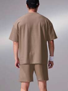 Manfinity Fitness Boyfriend Style Men Shorts Set Boyfriend Style Men Letter Graphic Sports Tee & Shorts, Athletic Suit, Tracksuit  Workout Set  Workout Sets Workout Set Breathable - Khaki - View 2