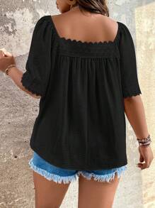 SHEIN LUNE 大碼拼接水溶蕾絲方領襯衫 - 黑色 - 查看 2