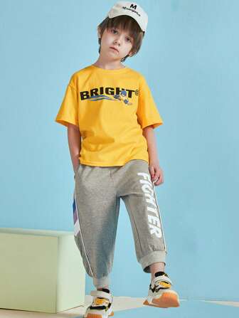 Boys Letter Graphic Drop Shoulder Tee & Sweatpants