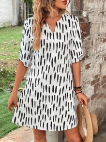 SHEIN LUNE 滿版印花缺口領連衣裙 - 黑與白 - 查看 5