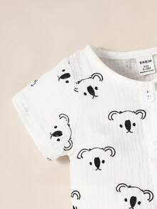 SHEIN 嬰兒卡通圖案連身短褲和上衣和短褲和圍兜和組合包