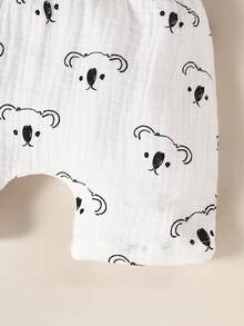 SHEIN 嬰兒卡通圖案連身短褲和上衣和短褲和圍兜和組合包