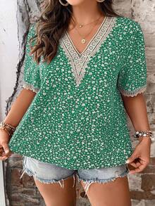 SHEIN LUNE Plus Ditsy Floral Print Guipure Lace Panel Blouse - Green - View 5