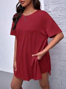 SHEIN Maternity Solid Split Hem Tee & Adjustable Waist Cycling Shorts - Burgundy - View 4