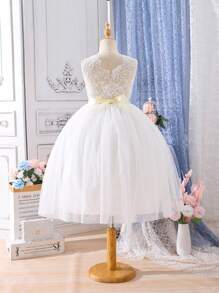 SHEIN Glamorique Kids Cô gái Tween Hoa âm thanh nổi Lưới Hem Ren Đầm - trắng - Xem 2