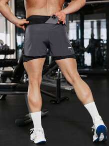 Manfinity Fitness 男士2合1字母圖形運動短褲，灰色運動短褲，健身短褲，慢跑短褲 - 灰色 - 查看 2