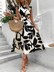 Breezaya Plants Print Cut Out Batwing Sleeve Dress - Black and White - View 4