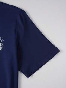 Manfinity Hypemode Men Figure & Slogan Graphic Tee - Navy Blue - View 7