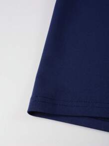 Manfinity Hypemode Men Figure & Slogan Graphic Tee - Navy Blue - View 8