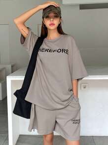 DAZY Bộ áo thun và quần short tay rớt in chữ, đồ mặc nhà mùa hè cho nữ. - Màu Xám nhạt - Xem 4