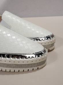 Outdoor Leisure Comfortable Seamed Shoes - White - View 4