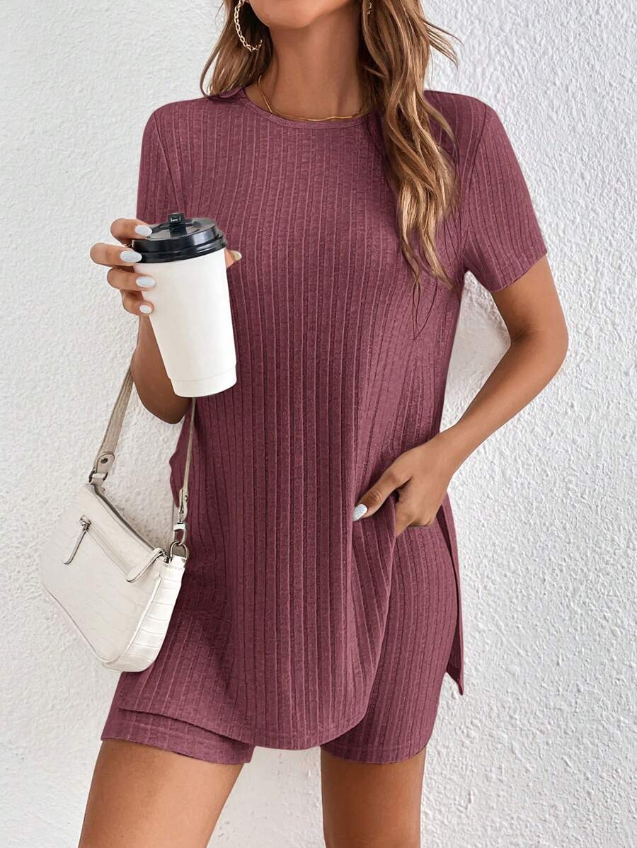 SHEIN Frenchy 下擺開叉T恤和機車短褲 - 紫紅色 - 查看 1