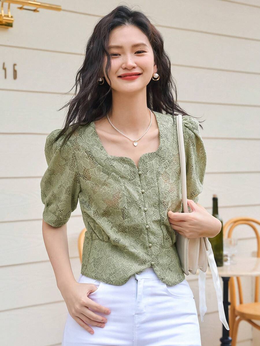 DAZY 花卉蕾絲泡泡袖前紐扣襯衫 - 綠色 - 查看 1