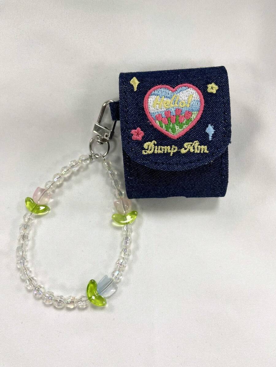 Ins Sweet 和 Cool 女孩刺繡牛仔 Airpods 保護殼，粉紅心形和星星設計，兼容 Airpods Pro/2/3，Apple 耳機保護套帶肩帶 - 藏蓝色 - 查看 1