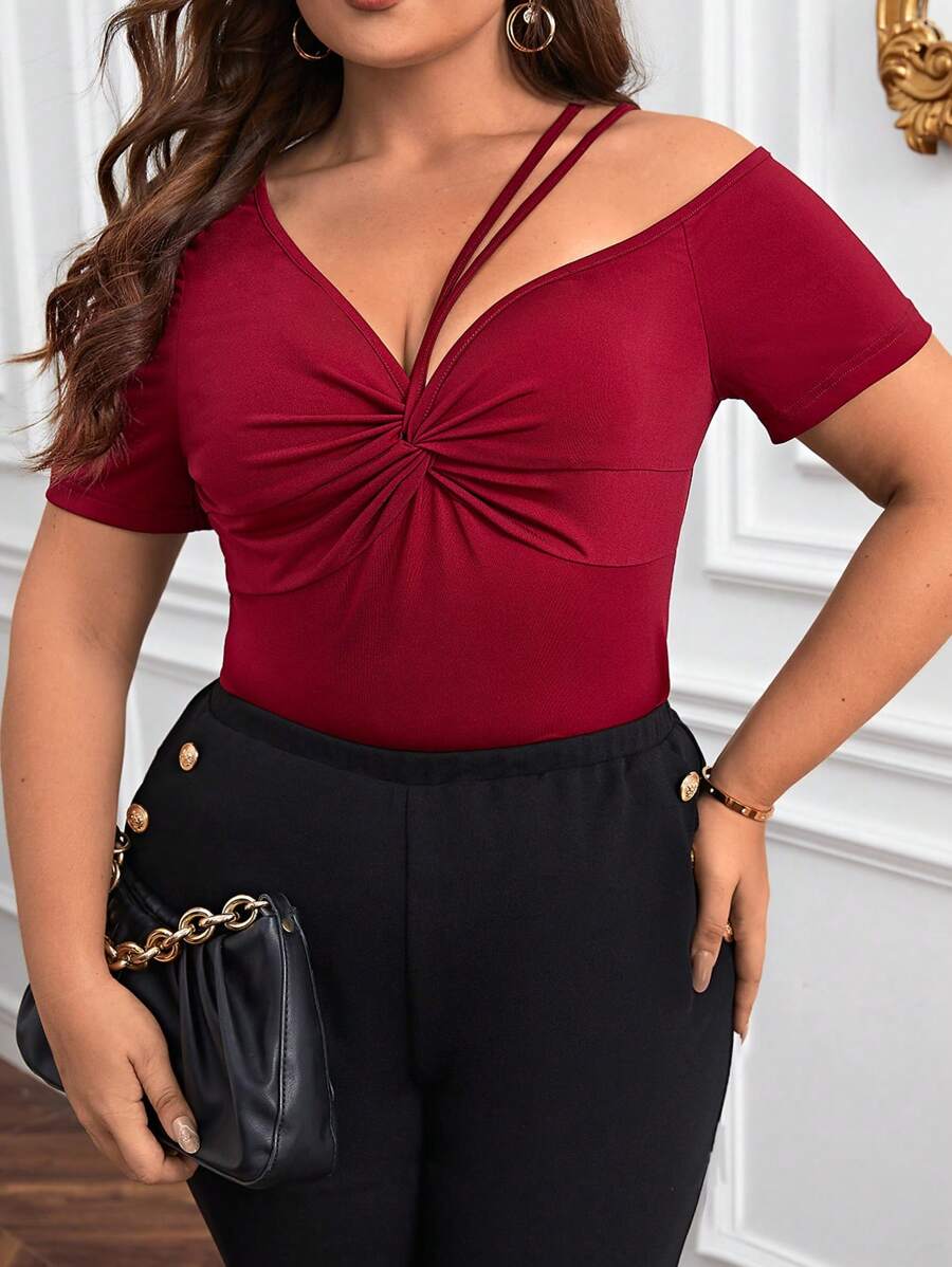 SHEIN Privé 大碼前扭結不對稱領T恤 - 酒紅色 - 查看 1