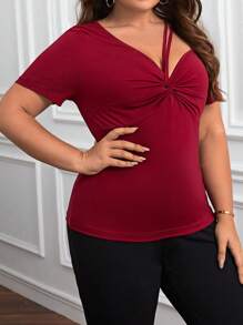 SHEIN Privé 大碼前扭結不對稱領T恤 - 酒紅色 - 查看 4