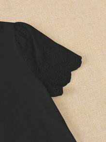 SHEIN LUNE Plus Solid Scallop Trim Tee - Black - View 5