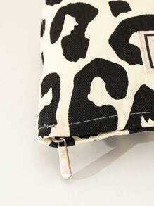 化妆包，豹纹大容量化妆包，黑色ins风手提大容量化妆包，洗漱包，化妆包，化妆袋，护肤包，洗漱包，收纳袋，邮轮必备，宿舍必备，婚礼伴娘礼物，妈妈礼物，生日礼物，送给朋友和老师的礼物，家居装饰，浴室客厅床边浴室收纳包，圣诞礼物，收纳袋，旅行，女士旅行必备礼物，收纳袋，手拿包/小手提包，化妆品收纳包，化妆品整理包，收纳袋，刷子收纳袋，迷你收纳袋，大容量收纳袋，女士礼物，圣诞礼物，女士礼物创意 - 黑與白 - 查看 3