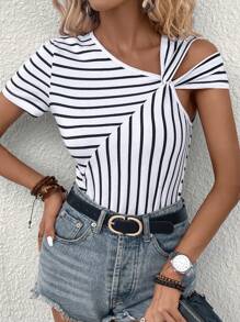 SHEIN Clasi 條紋印花不對稱領T恤 - 黑與白 - 查看 5