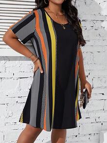 SHEIN LUNE 大碼條紋印花直筒連衣裙 - 彩色 - 查看 4